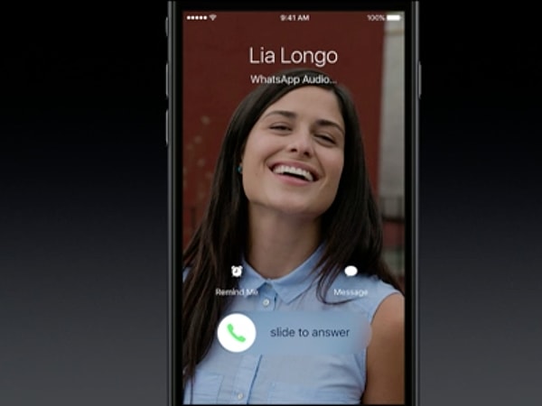 3. iOS 10 позволит пользователям принимать звонки от приложений, таких как, к примеру, WhatsApp прямо на экране блокировки