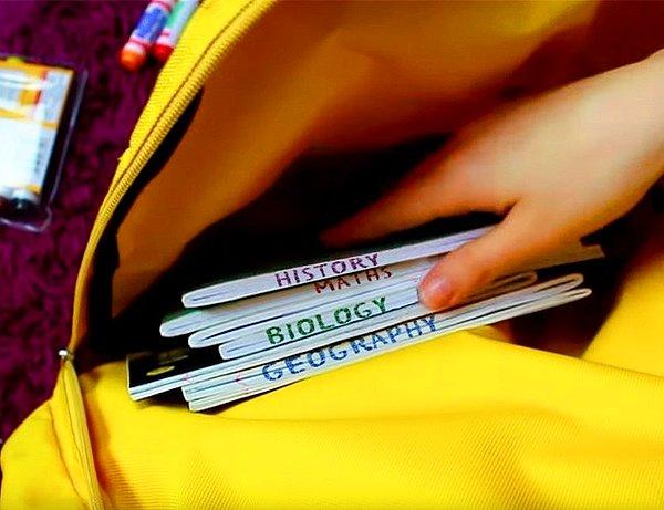 14. Tüm defterler birbirine benziyorsa, yanlarına renkli kalemlerle ders adlarını yazabilirsiniz.