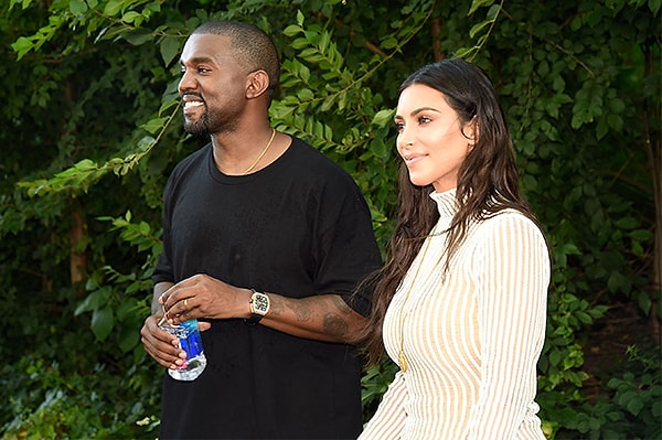 1. Шоу получилось весьма и весьма скандальным. Из-за выбранной локации показа и ужасной жары модели даже падали в обморок.