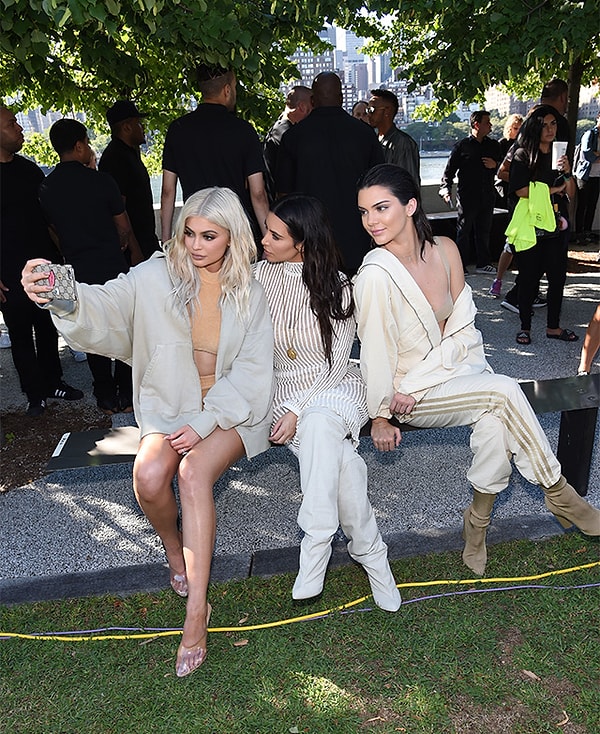 2. Среди гостей шоу, конечно же, были Кендалл Дженнер, Ким Кардашьян и Кайли Дженнер.