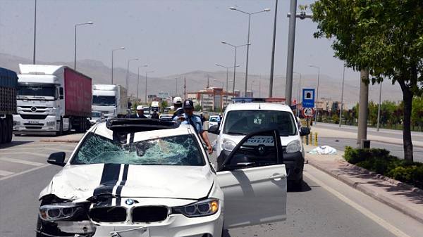 Kazanın videosunda son derece hızlı gittiği görülen aracın, tutulan raporda hızının 50 km olarak nasıl belirtildiği hala anlaşılabilmiş değil!