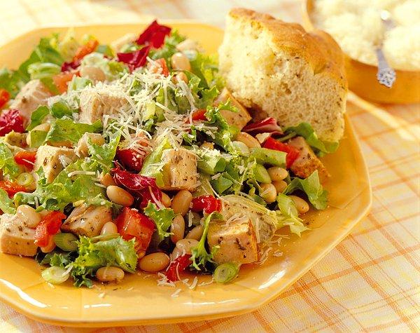 2. Bu da bir başka güzel Toskana Salatası.