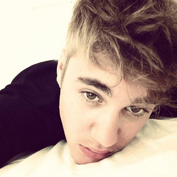 22. Justin Bieber'ın yatağından paylaştığı bu poz, 1.44 milyon kişi tarafından beğenildi.