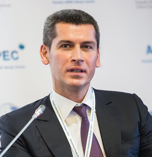 6. "Бизнесмен года" - Зиявудин Магомедов