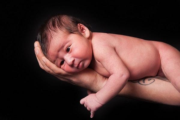 2. Yeni doğmuş bir bebeğin vücudunda, yalnızca bir fincanı dolduracak kadar kan bulunur.