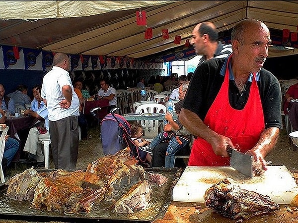 Panayır sadece Trakya değil; ülkenin birçok yerinden satıcıya ve ziyaretçiye ev sahipliği yapıyor.