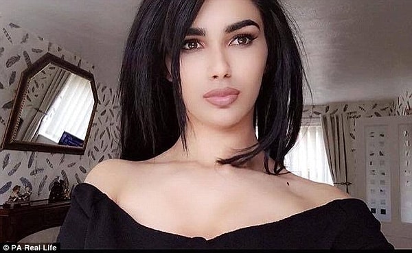 7. В 13 Тайлер признался родителям, что он гей. Его мама разрешила ему пользоваться косметикой вне школы, но подростку этого оказалось мало, он не чувствовал полной уверенности в себе.