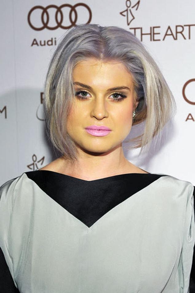 8. Kelly Osbourne and the bronzer had an argument that day!