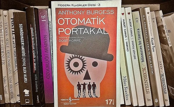 9. Otomatik Portakal - Anthony Burgess, 176 Sayfa