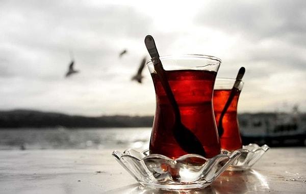 4. Çay demlerken kullanılan malzemeler, çayın tadını doğrudan etkileyen faktörlerdir.