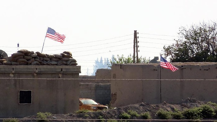 Tel Abyad'daki Binalara Asılan ABD Bayraklarından 3'ü İndirildi