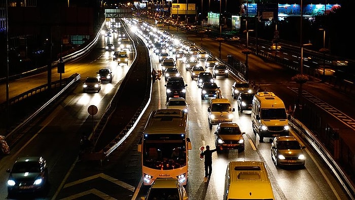 Biliyoruz ki Siz de Dertlisiniz: Trafik Sorununa Sebep Olan Şeyler ve Olası Çözümler