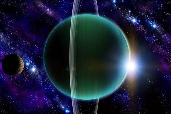 8. Güneş Sistemi'nde en soğuk atmosfere sahip olan gezegen, gözlemlenen en yüksek sıcaklığı -224 °C ile Uranüs'tür.