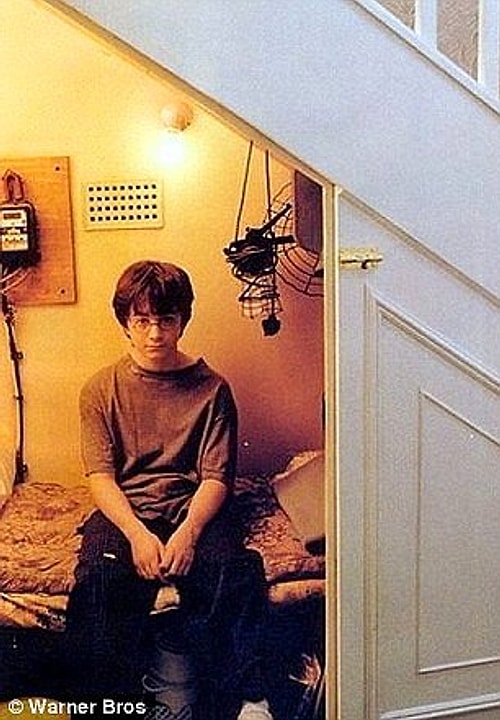 Dursley ailesinin yaşadığı ve Harry’nin çocukluğunun geçtiği ev 475,000 sterlin yani 619.425 dolara satışa çıkartıldı