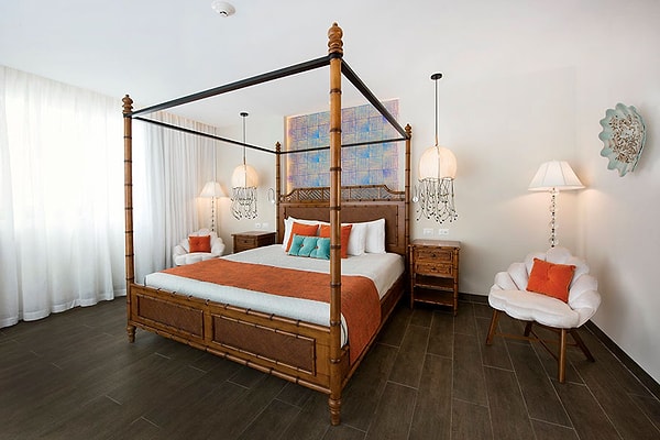 9. ... и отдельный номер с большой кроватью.