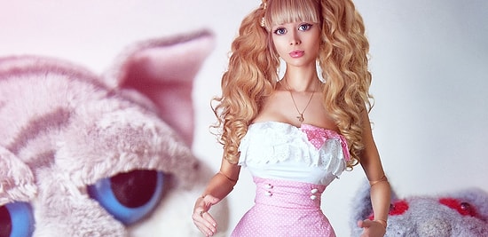 Русская кукла Барби живет под тотальным контролем родителей