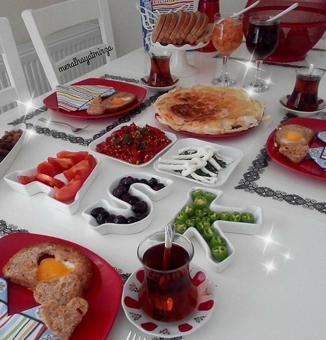 4. Sana üç harfli kahvaltı hazırladım aşkitom...