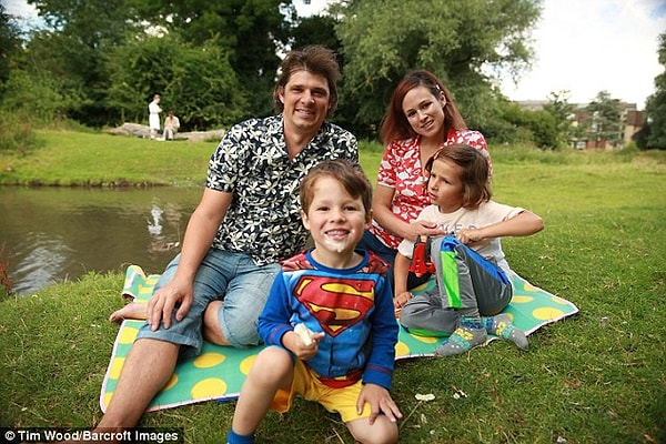 2. Вся эта история началась с поисков приличной школы для Уинстона.