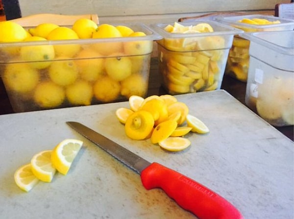 11. ...а тебе надо нарезать лимоны