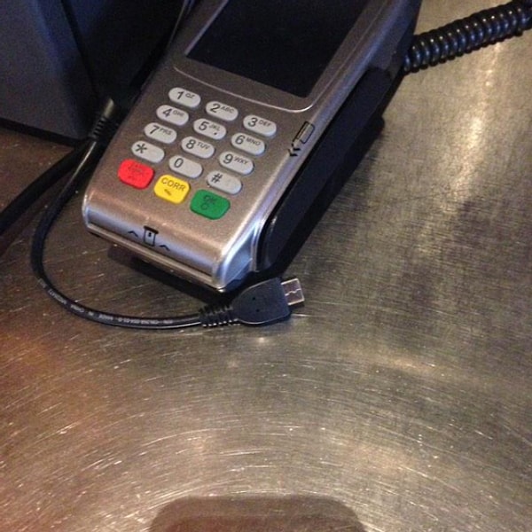 9. ...в то время как считыватель карт разряжен