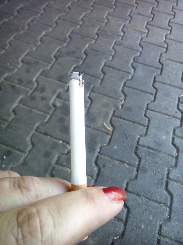 23. ...и вы выходите на улицу на перекур, который длится секунд 6, прежде чем придут новые клиенты