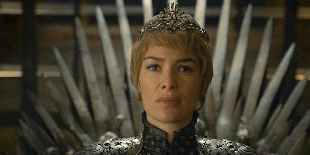28. Queen Cersei’s new crown includes both silver and gold for a reason.