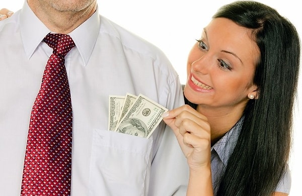 12. «Одолжишь мне немного денег?»