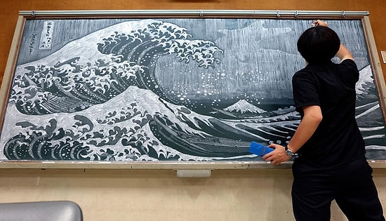 Шедевральные картины мелом на доске от японского учителя рисования