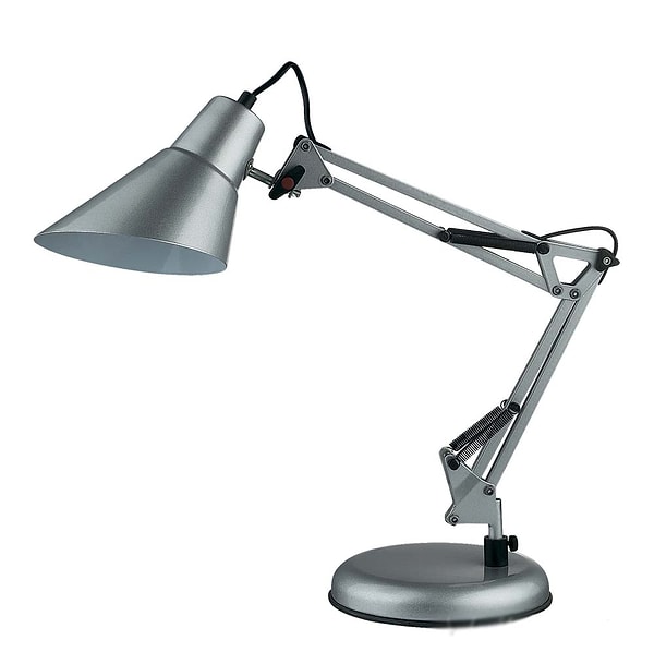 9. Хорошая настольная лампа