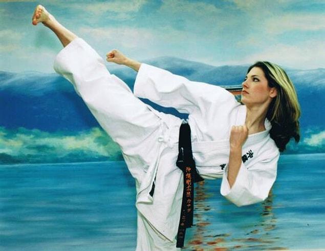 She has also opened a school, where she teaches Taekwondo and other martial arts.
