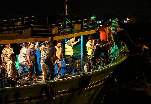 Yetkililer, Kafr El Şeyh açıklarında alabora olan teknenin 600 kişi taşıdığını ve 150 kişinin kurtarıldığını söyledi.