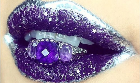 Instagram сходит с ума от нового бьюти-тренда – кристальные губы