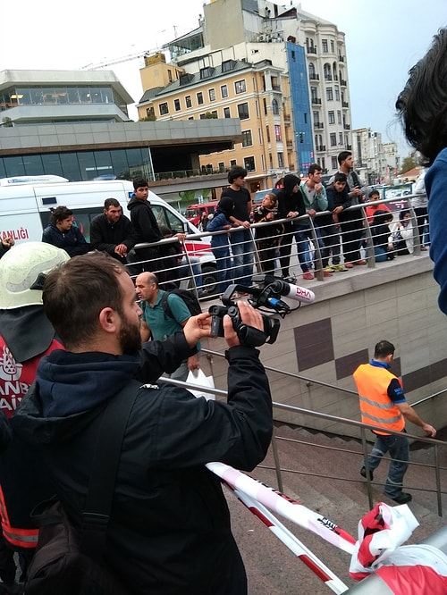 Taksim Metrosunda İntihar Girişimi: Görme Engelli Genç Metronun Önüne Atladı