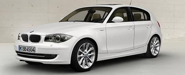 3. BMW 1 serisi - Zengin koca parası yiyen yeni evli genç kadın arabası