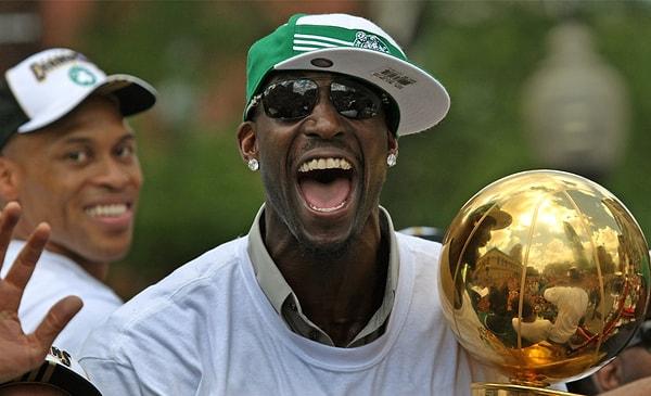 2008 - Los Angeles Lakers'ı 131-92 mağlup ederek NBA şampiyonluğunu Boston Celtics formasıyla kazandı.