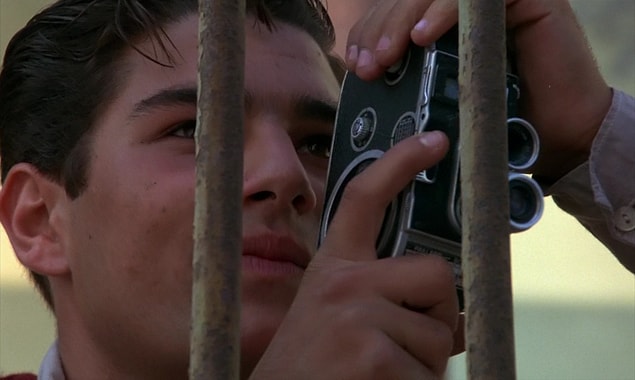 1. Nuovo Cinema Paradiso (1988)