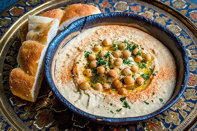 5. Kaşık kaşık humus yiyin, hiiiiiç bişeycikler olmaz o kadardan da yahu!
