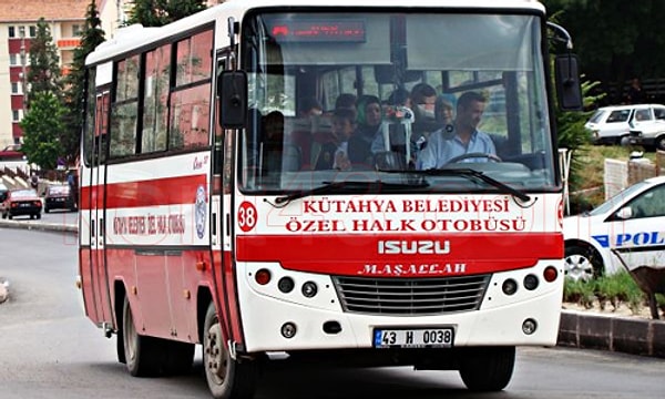 1. "Bir keresinde otobüsten inerken şoför 25 kuruşu eksik verdiğimi söylemişti. Fakat o esnada cebimde 5 kuruş yoktu.