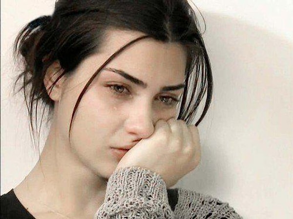 2. Зрелая женщина всегда готова поделиться своими мыслями с мужчиной, способна вслух рассказать ему обо всем, что ее тревожит. Неопытные девочки же ждут, пока мужчина догадается обо всем сам.