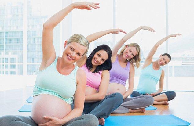 6. Hamileliğinde düzenli yoga yapanların, kolay doğum yapmasına yardımcı olur.