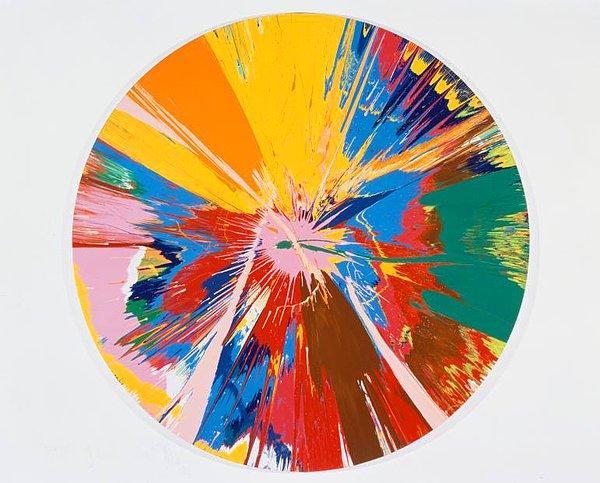 Damien Hirst’ün bir tablosu için de yaklaşık yarım milyon Euro değer biçiliyor.