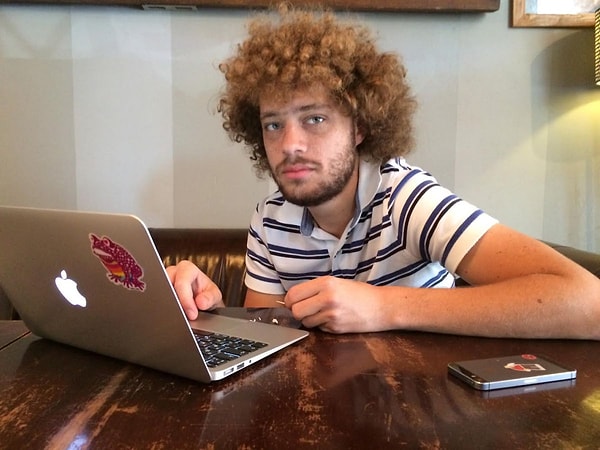 8. Положительно отнесся к выставке и блогер Илья Варламов