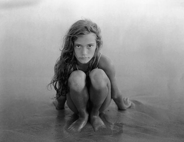 11. Он подчеркивает, что фотографировал моделей исключительно с их согласия и согласия их родителей