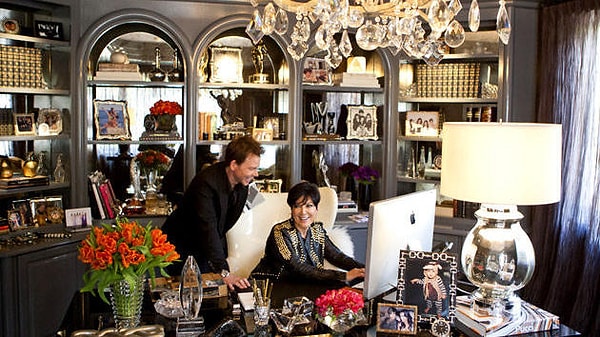 9. Самое большое количество камер находится в доме Крис.