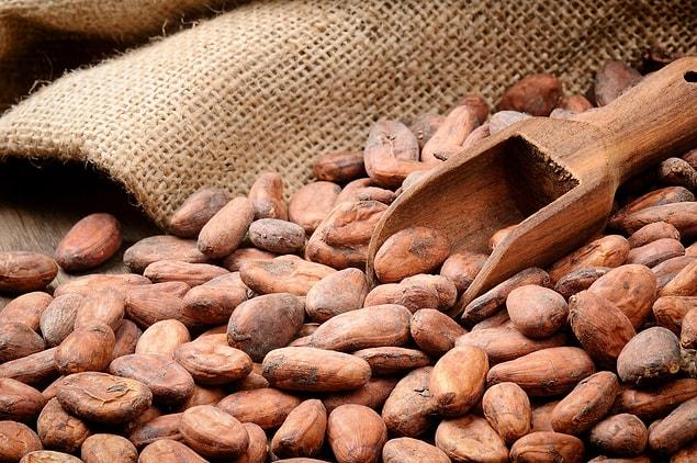 5. You need around 400 cocoa beans to make a chocolate bar that weighs around 450 grams.