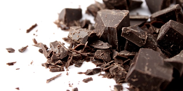 7. Contrary to the common belief, chocolate does not contain high amount of caffeine.