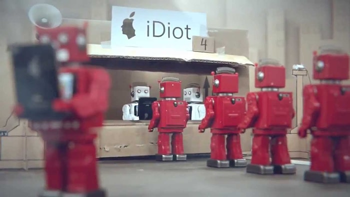 iDiot: такой пародии на любителей iPhone вы еще не видели!