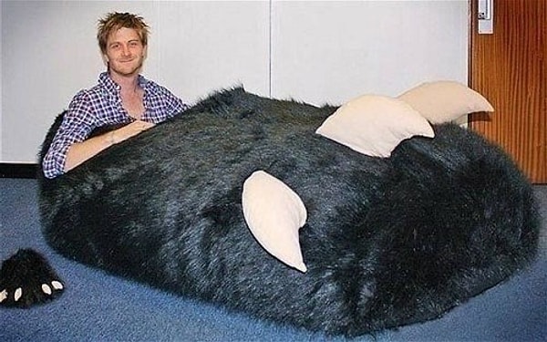 5. Мужчине доставили тапок 4750 размера из-за того что не увидели точку между цифрами.