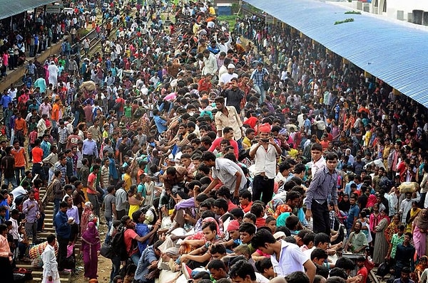 15. На этом фото есть поезд... И он вот вот отправляется