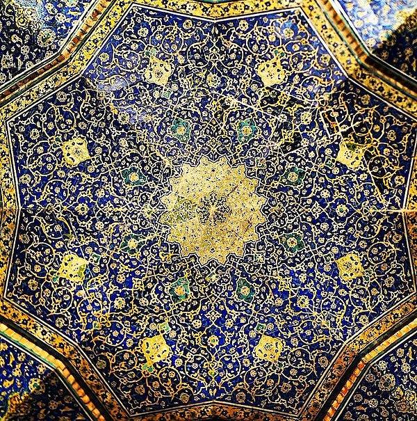 5. İsfahan'daki 900 Yıllık Jameh Camii